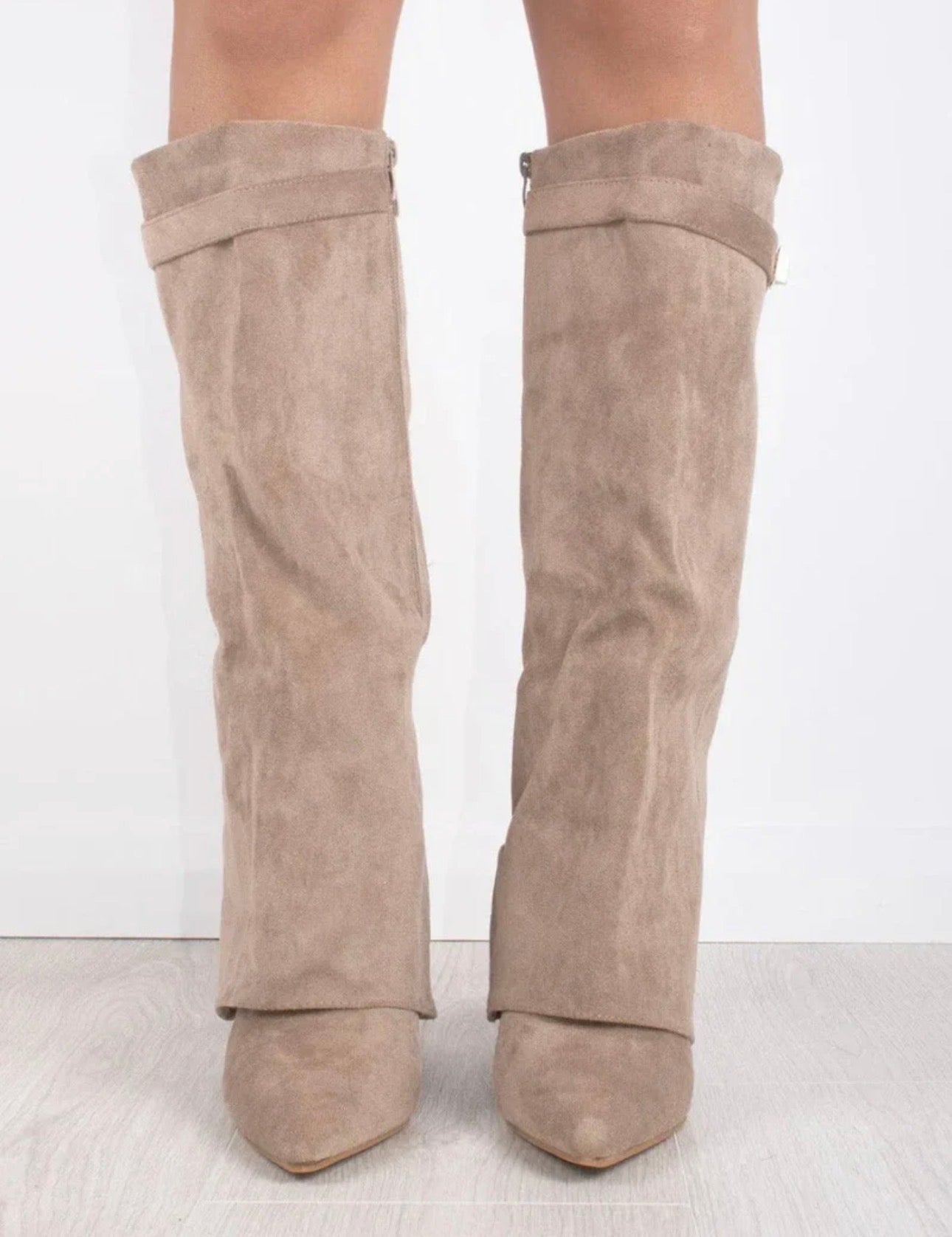 Lucia Voss Suede Beige Boots