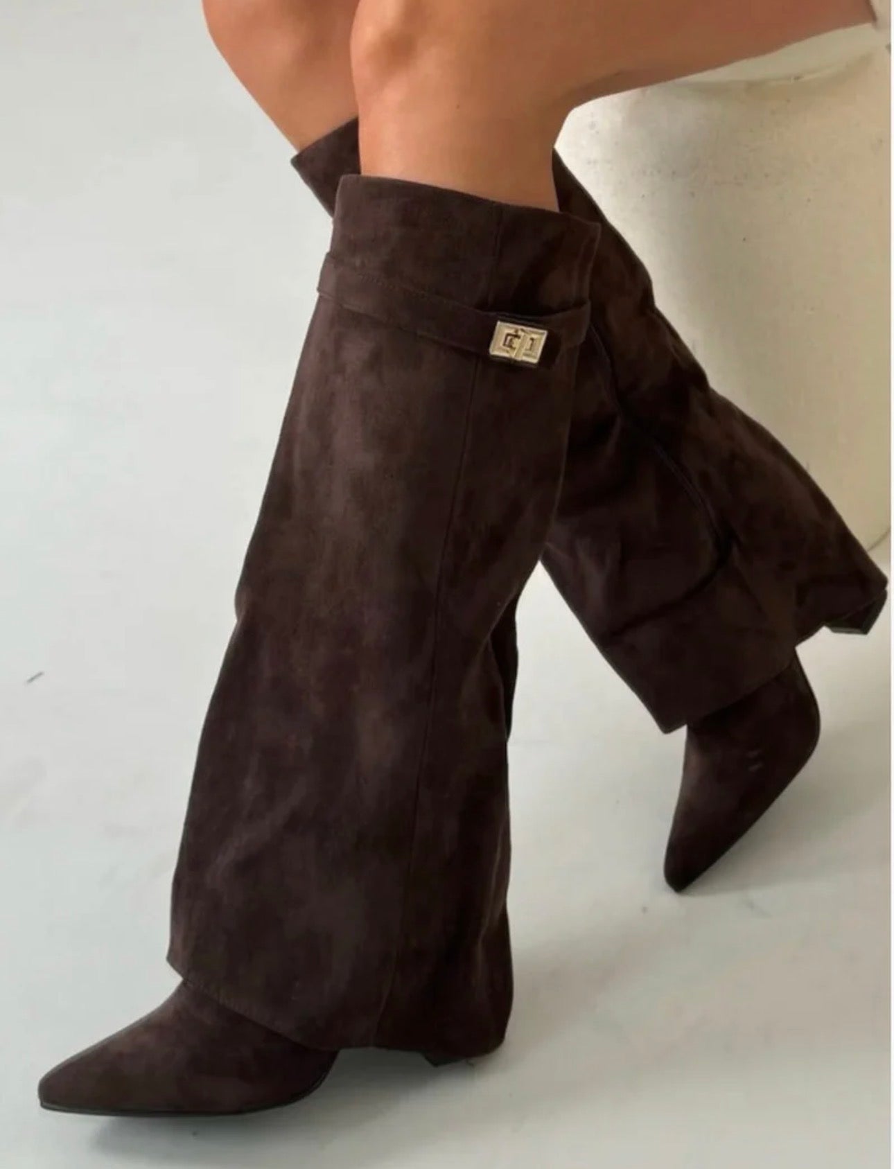 Lucia Voss Suede Brown Boots